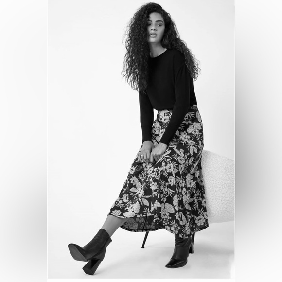 Black/White Floral Print Long Maxi Skirt NWT - Picture 1 of 11